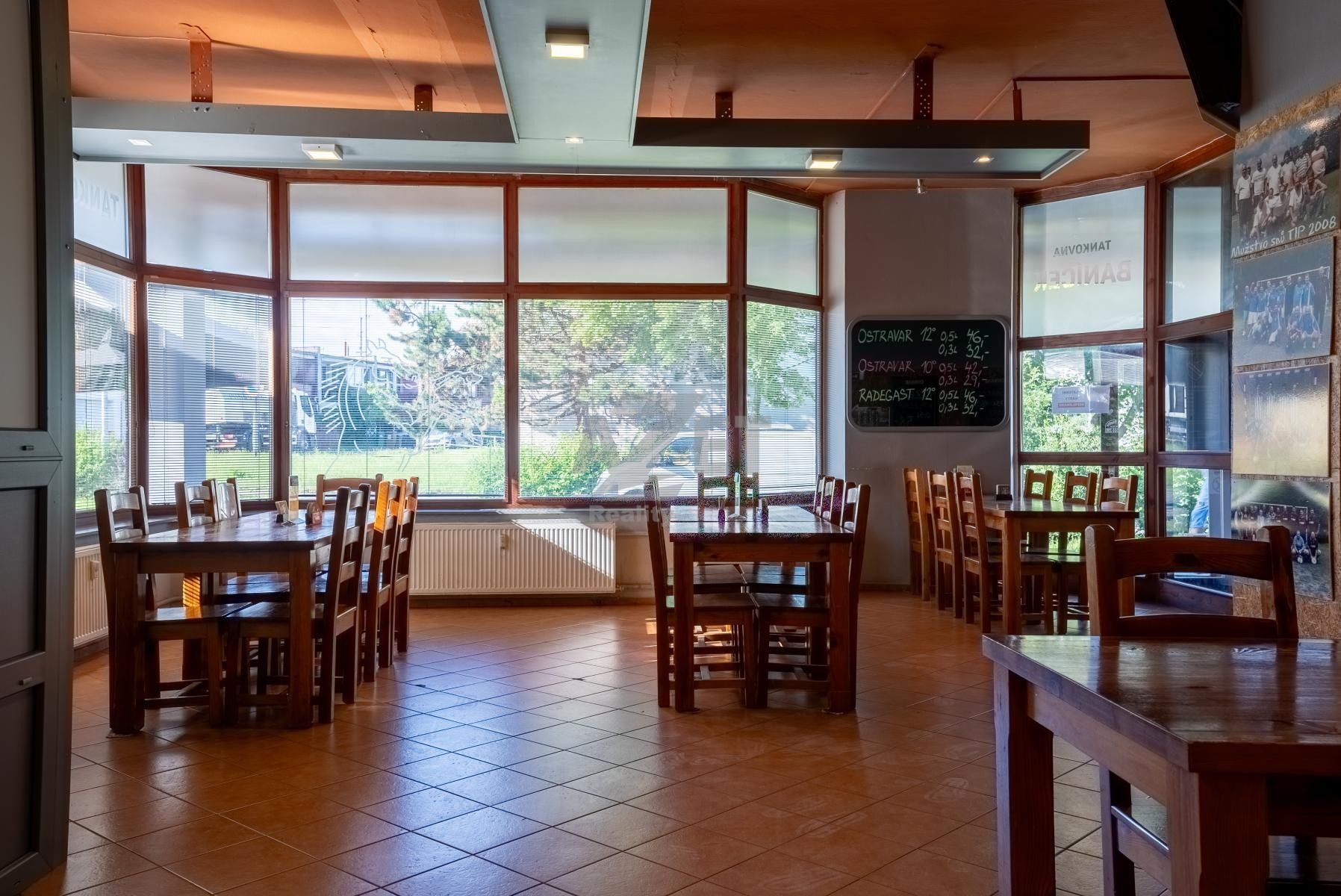 Pronájem komerčního prostoru 260 m² - foto 22