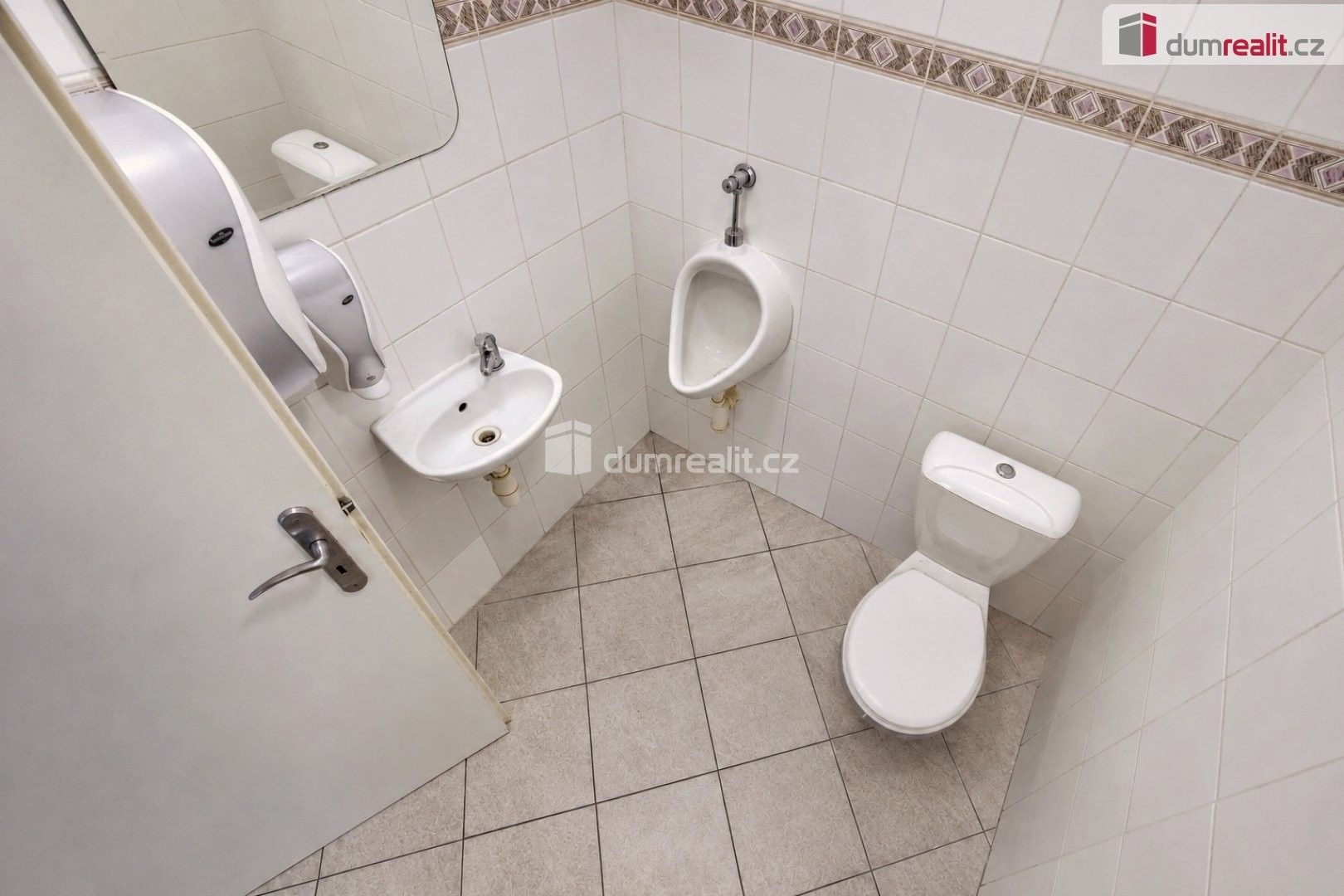 Prodej komerčního prostoru 74 m² - foto 22