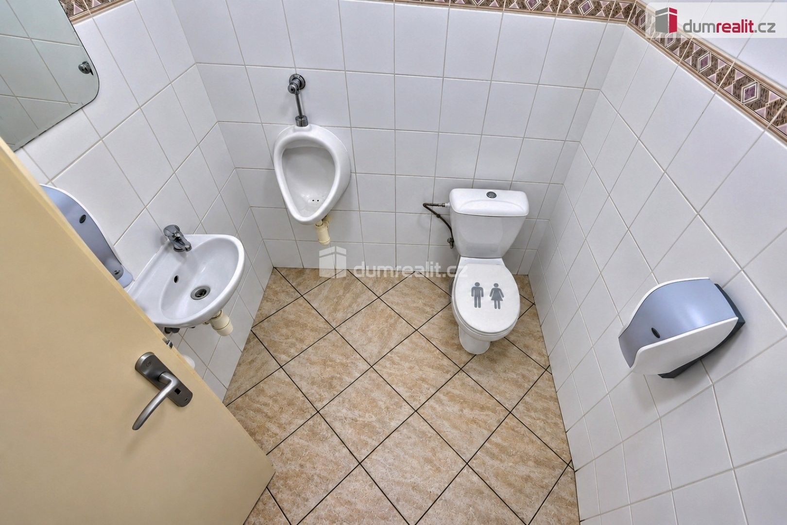 Prodej komerčního prostoru 74 m² - foto 23