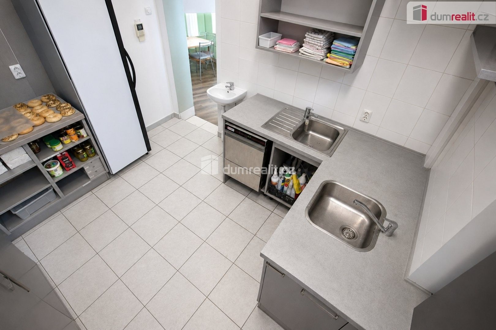Prodej komerčního prostoru 74 m² - foto 17