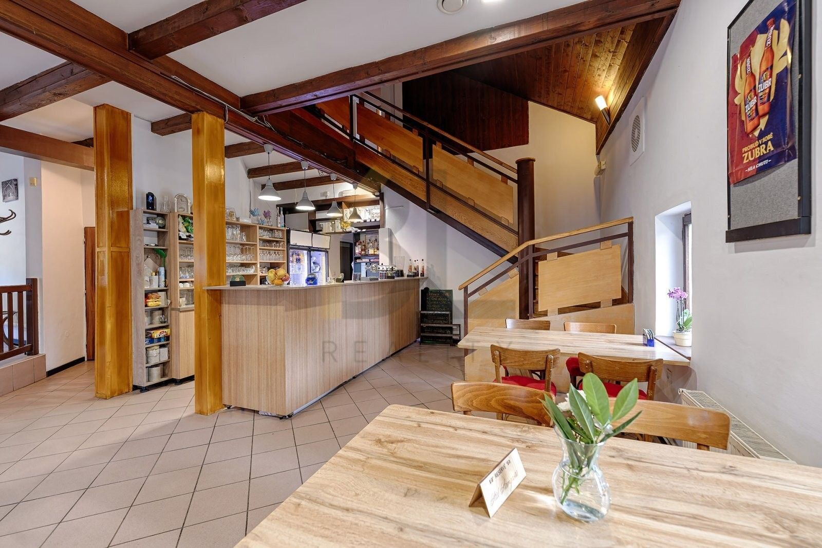 Prodej komerčního prostoru 299 m² - foto 4
