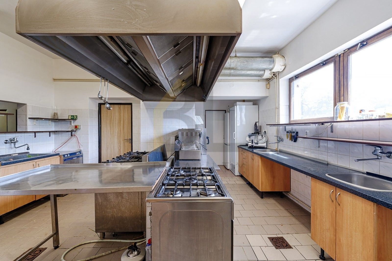 Prodej komerčního prostoru 299 m² - foto 14