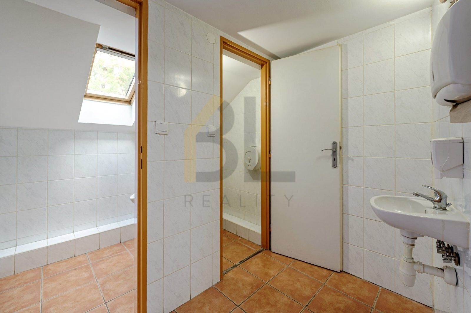 Prodej komerčního prostoru 299 m² - foto 11