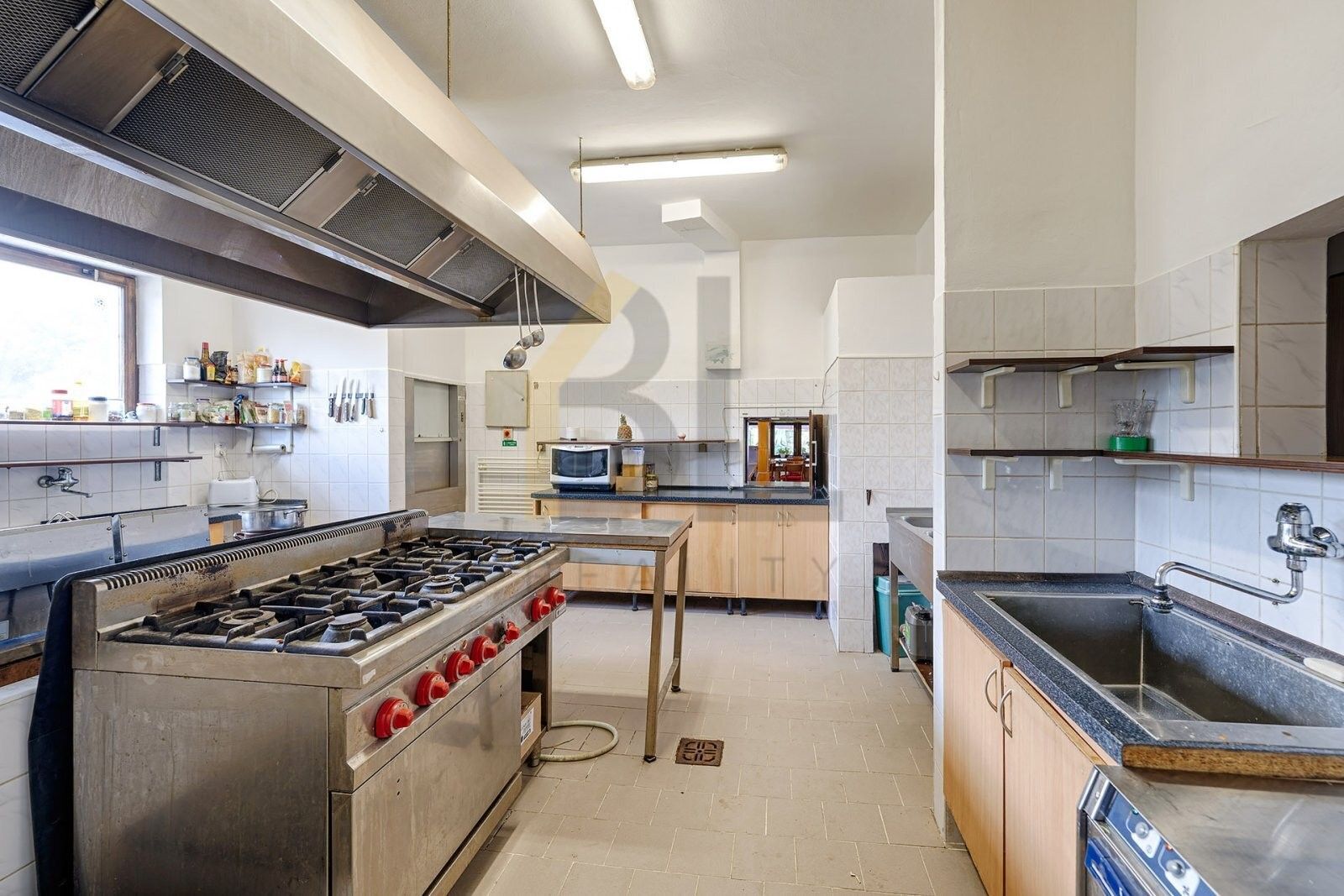 Prodej komerčního prostoru 299 m² - foto 13