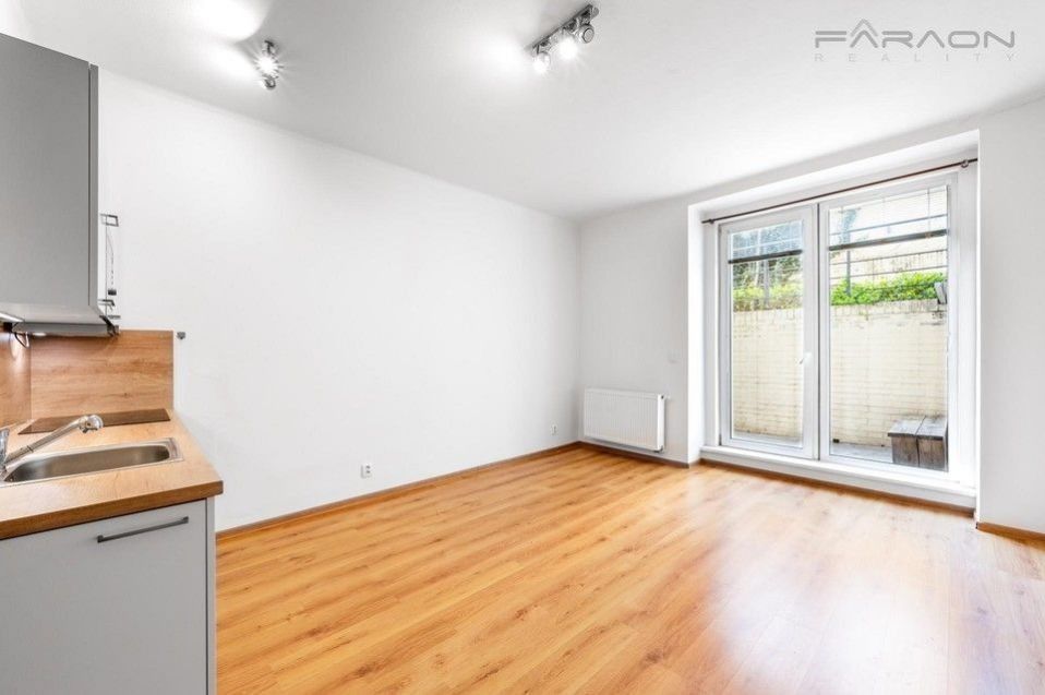 Pronájem bytu 1+kk 37 m² - foto 3