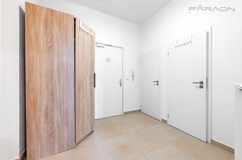 Pronájem bytu 1+kk 37 m² - foto 8