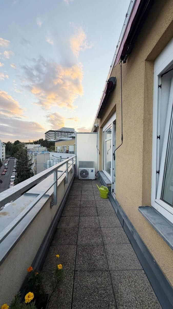 Pronájem bytu 2+kk 65 m² - foto 18