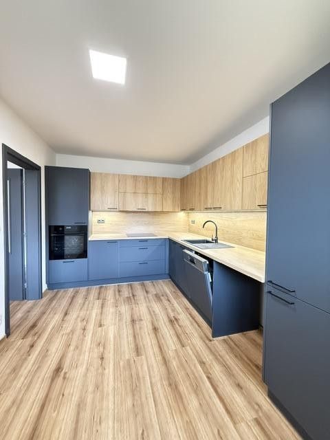 Pronájem bytu 3+1 78 m² - foto 4