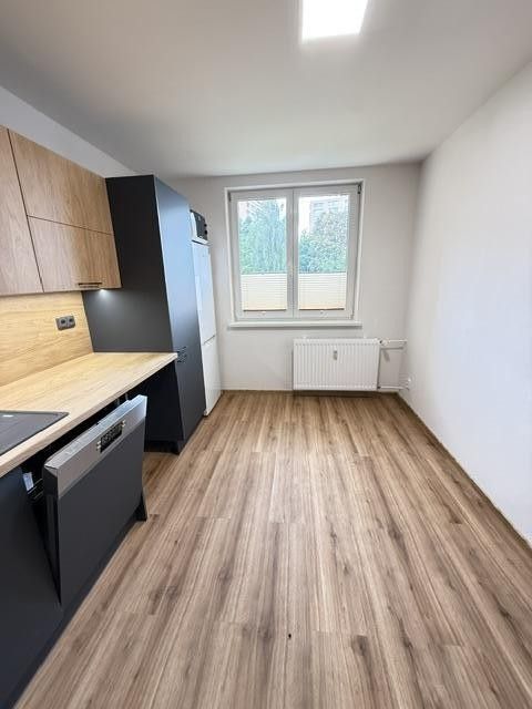Pronájem bytu 3+1 78 m² - foto 5