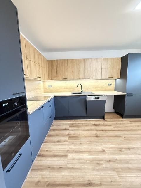 Pronájem bytu 3+1 78 m² - foto 3