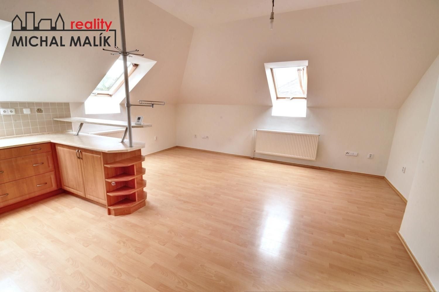 Pronájem bytu 3+kk 71 m² - foto 3
