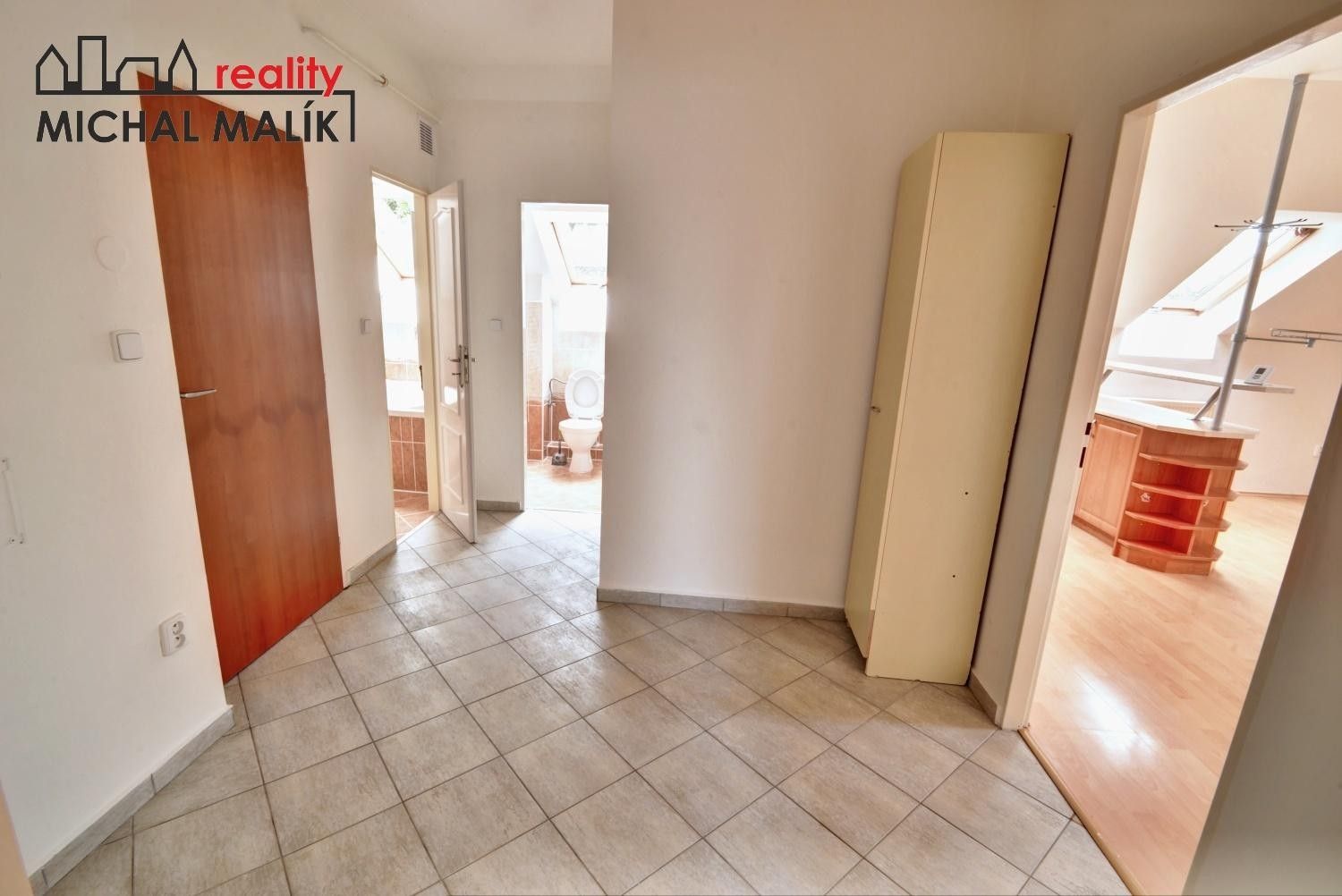 Pronájem bytu 3+kk 71 m² - foto 8