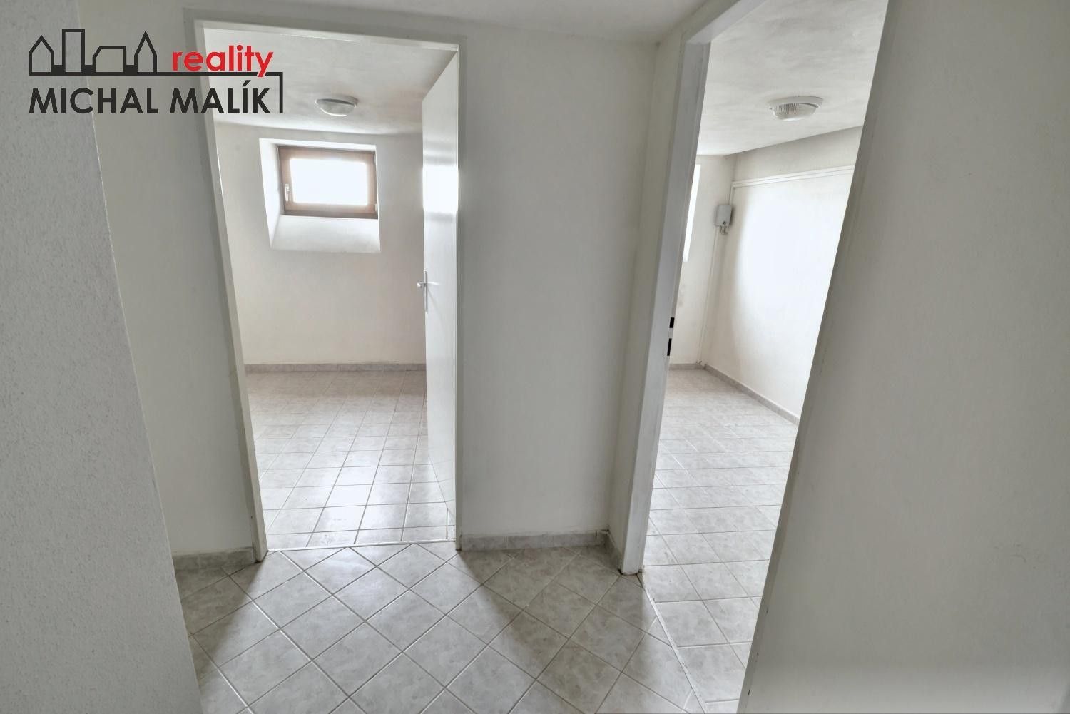 Pronájem bytu 3+kk 71 m² - foto 12