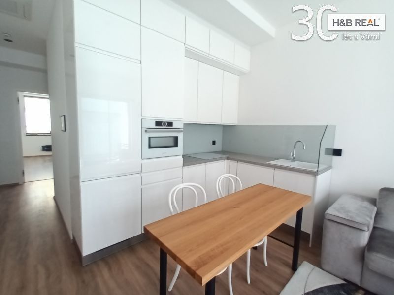 Pronájem bytu 2+kk 60 m² - foto 5