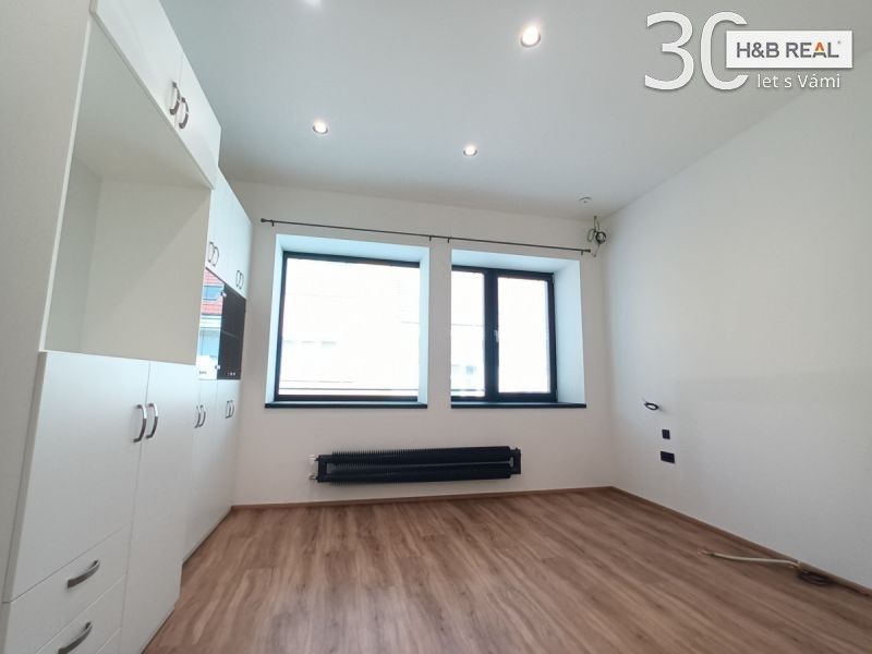 Pronájem bytu 2+kk 60 m² - foto 8
