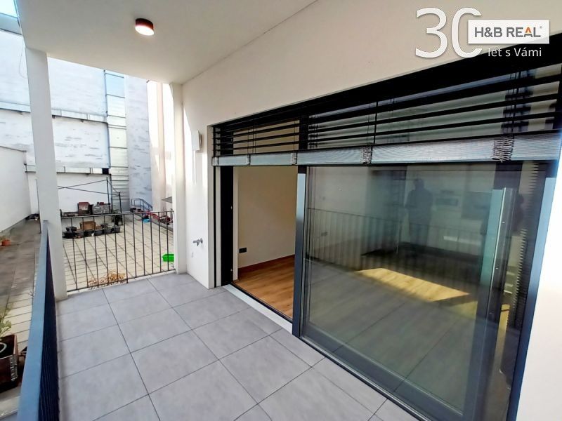 Pronájem bytu 2+kk 60 m² - foto 9