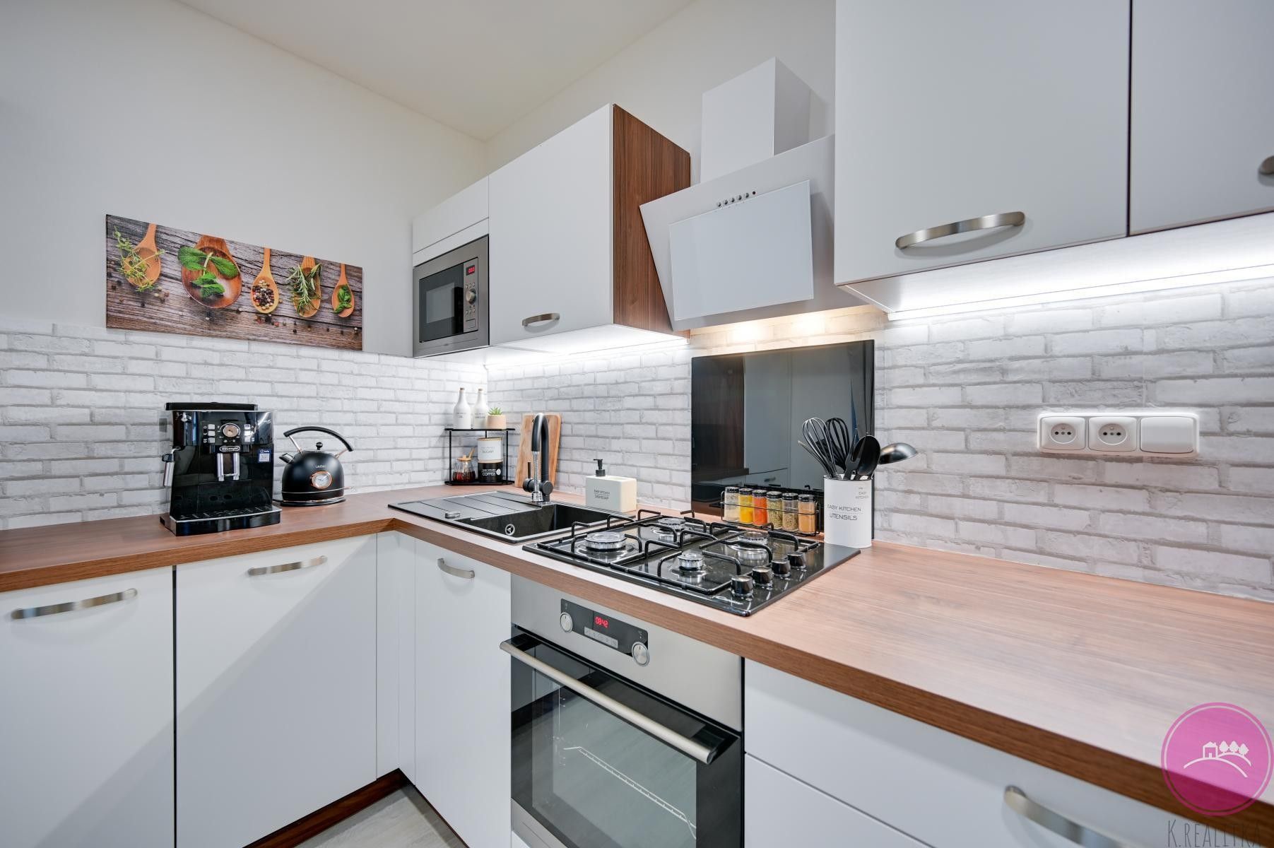 Prodej bytu 2+1 58 m² - foto 1