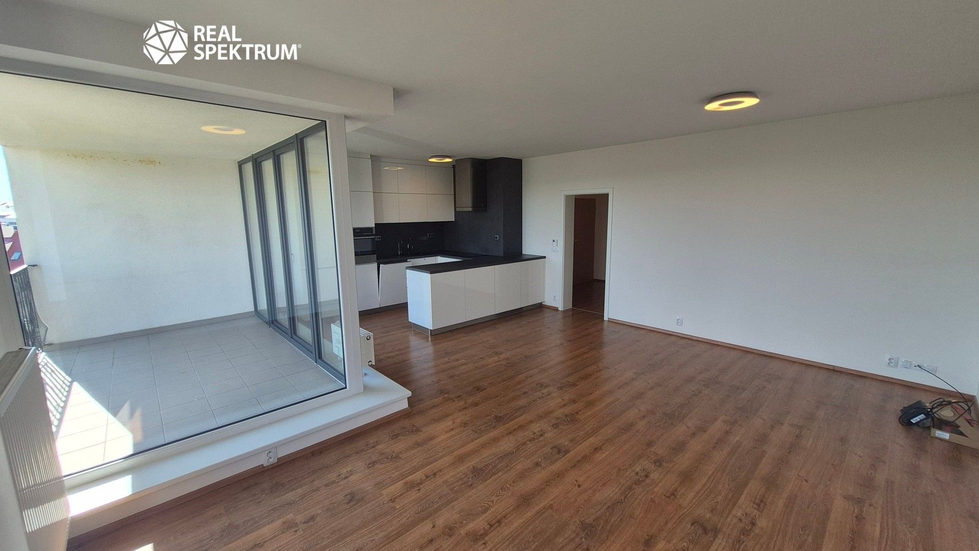 Pronájem bytu 3+kk 74 m² - foto 3