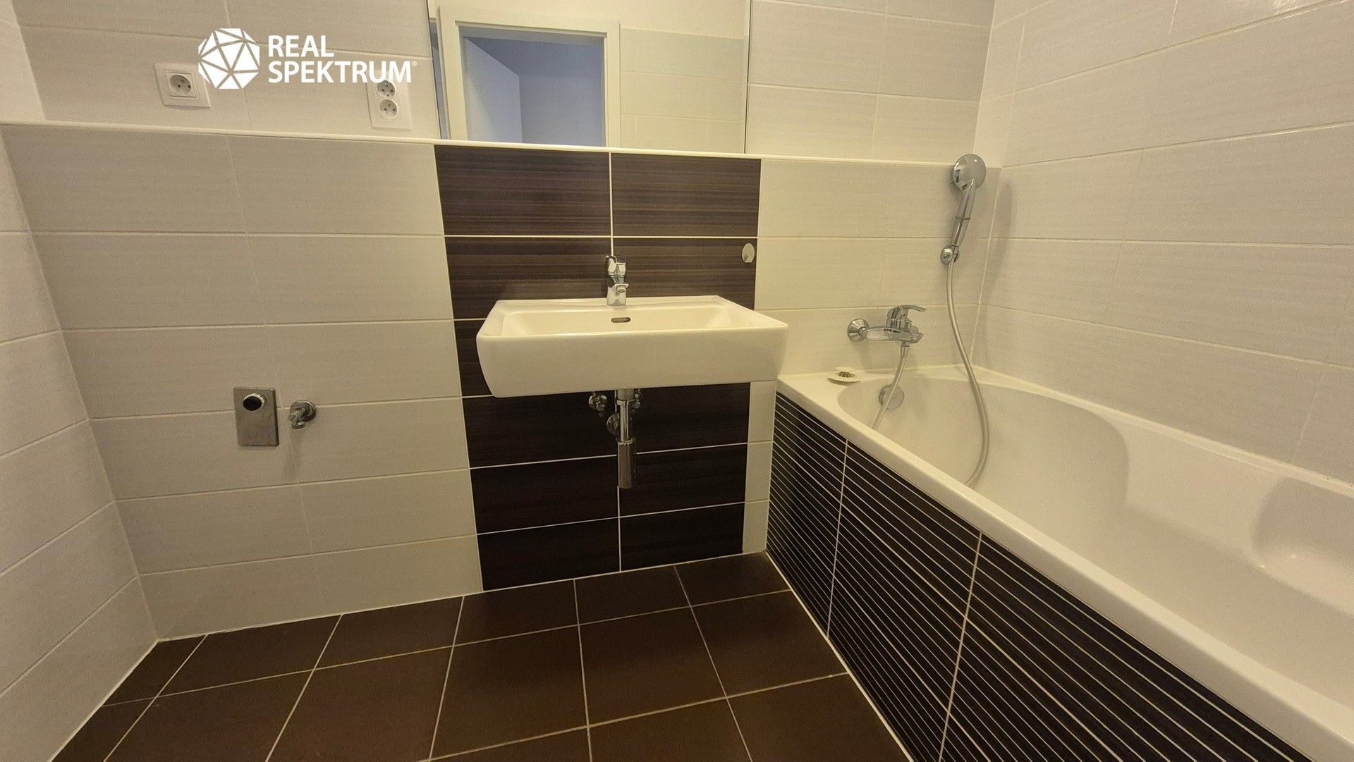 Pronájem bytu 3+kk 74 m² - foto 14