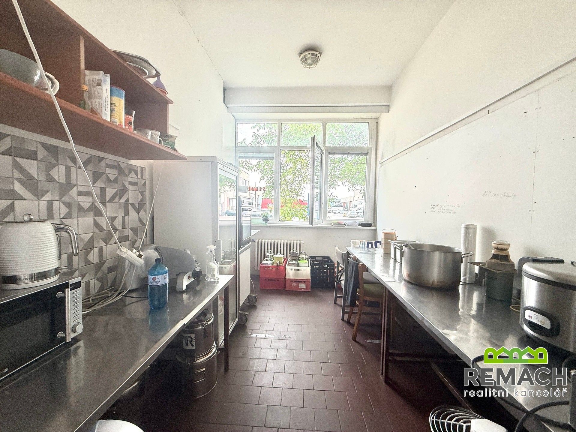 Pronájem komerčního prostoru 222 m² - foto 6