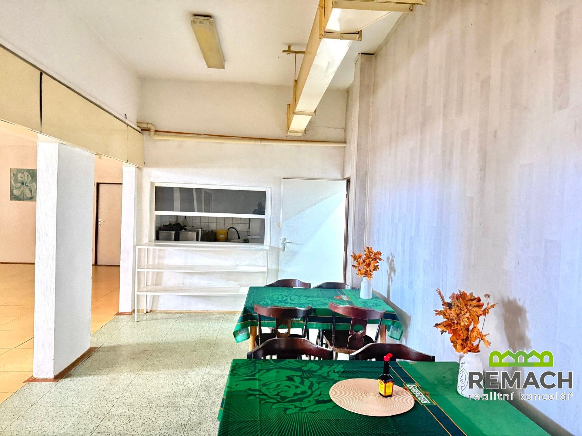 Pronájem komerčního prostoru 222 m² - foto 13