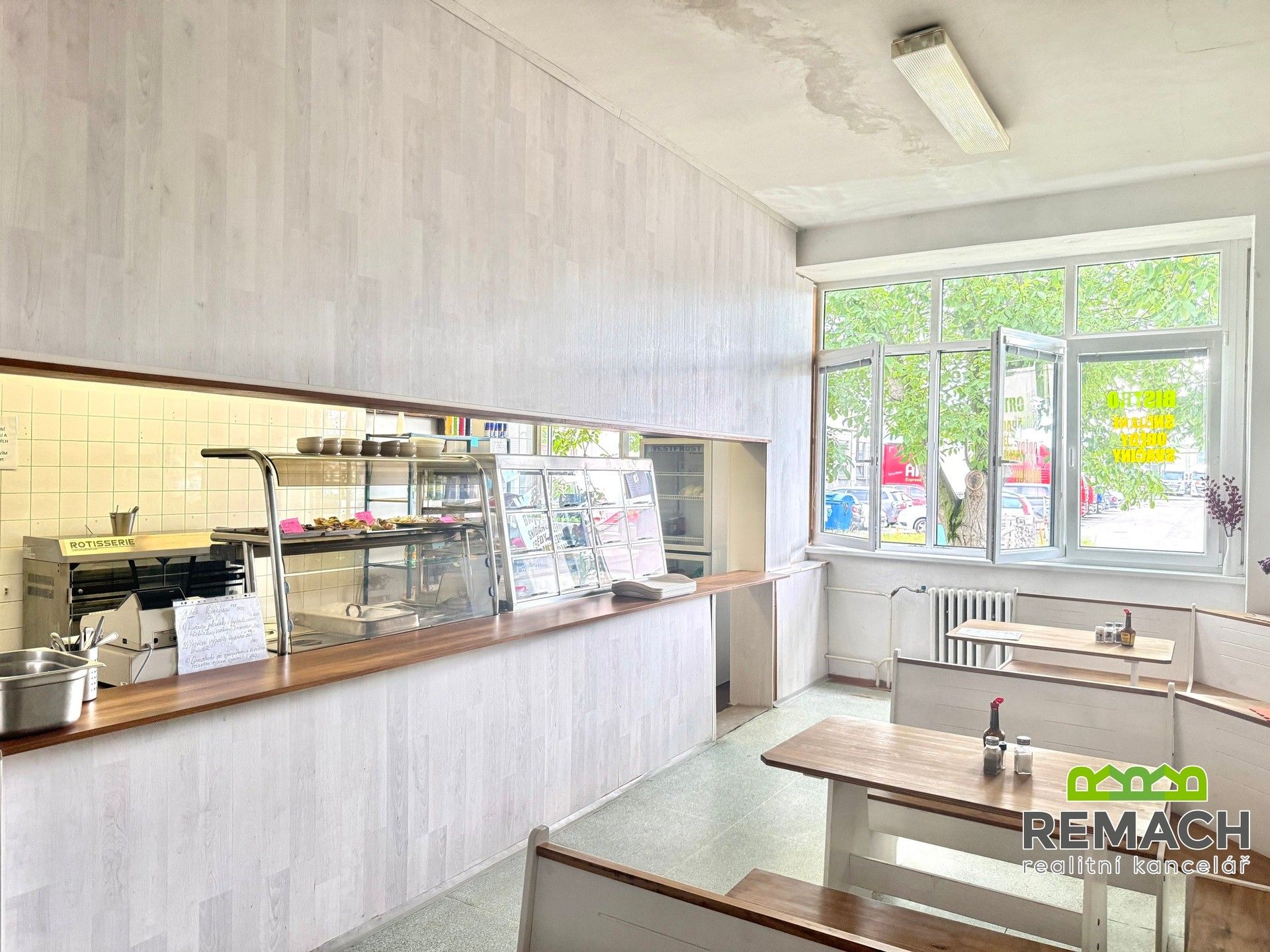 Pronájem komerčního prostoru 222 m² - foto 12