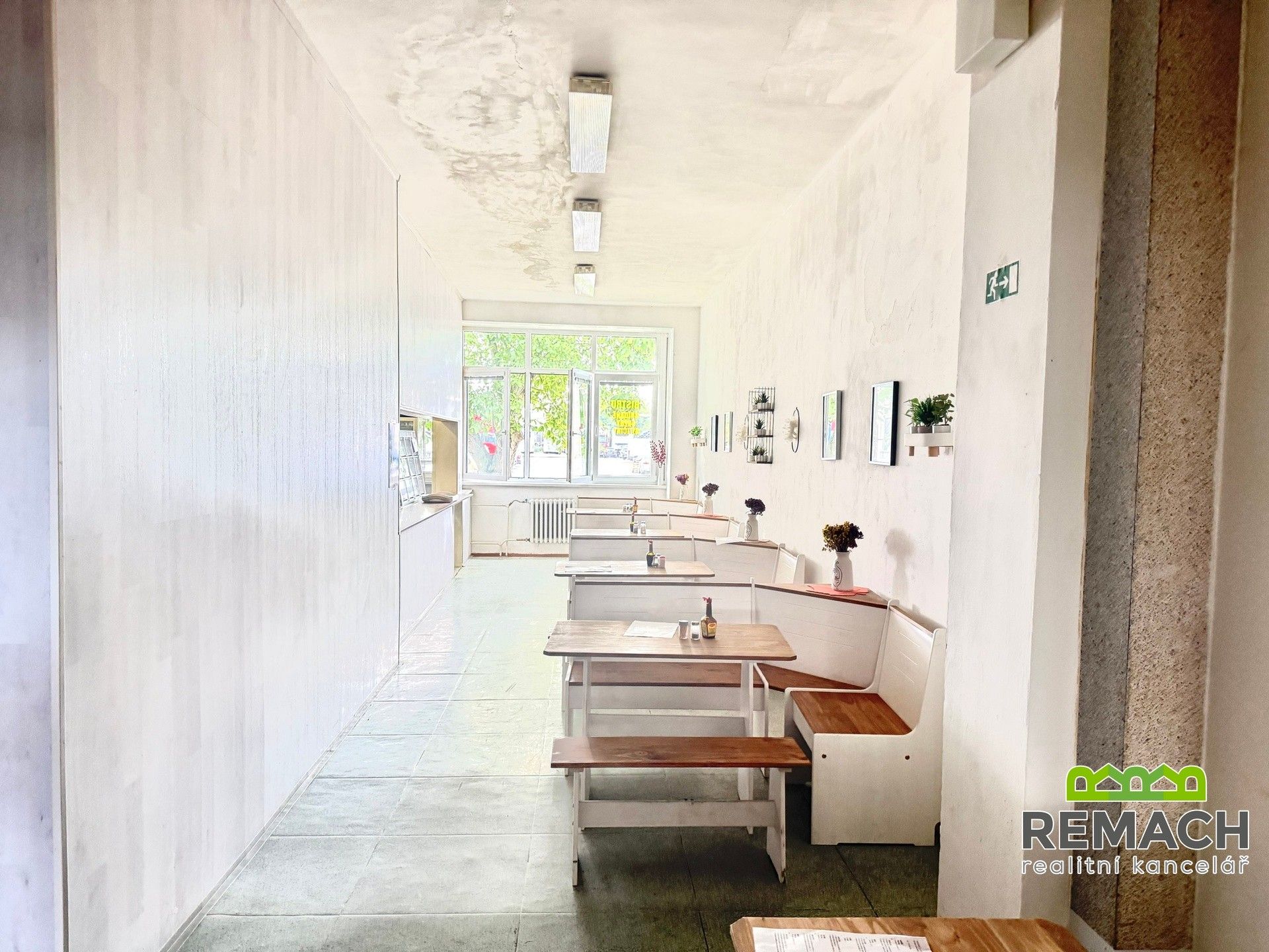 Pronájem komerčního prostoru 222 m² - foto 11