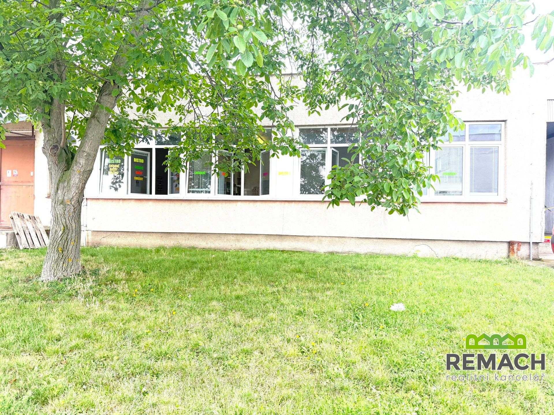 Pronájem komerčního prostoru 222 m² - foto 18