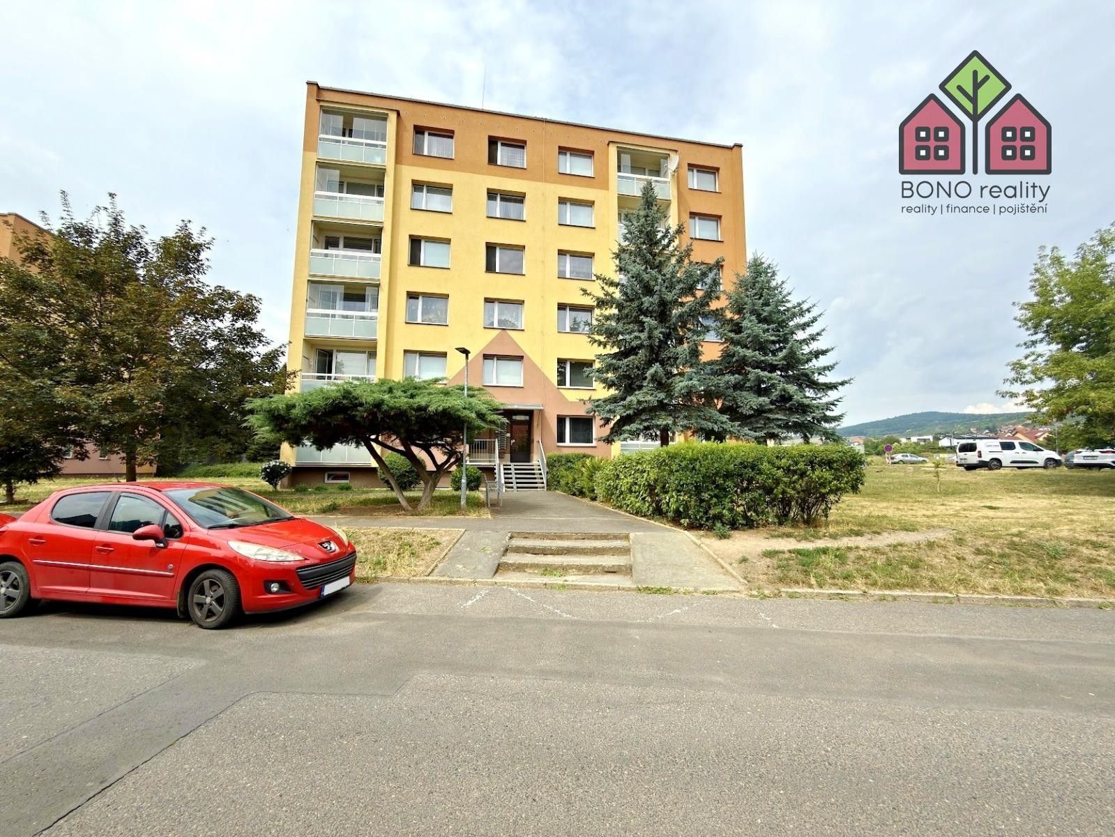 Pronájem bytu 3+1 75 m² - foto 1