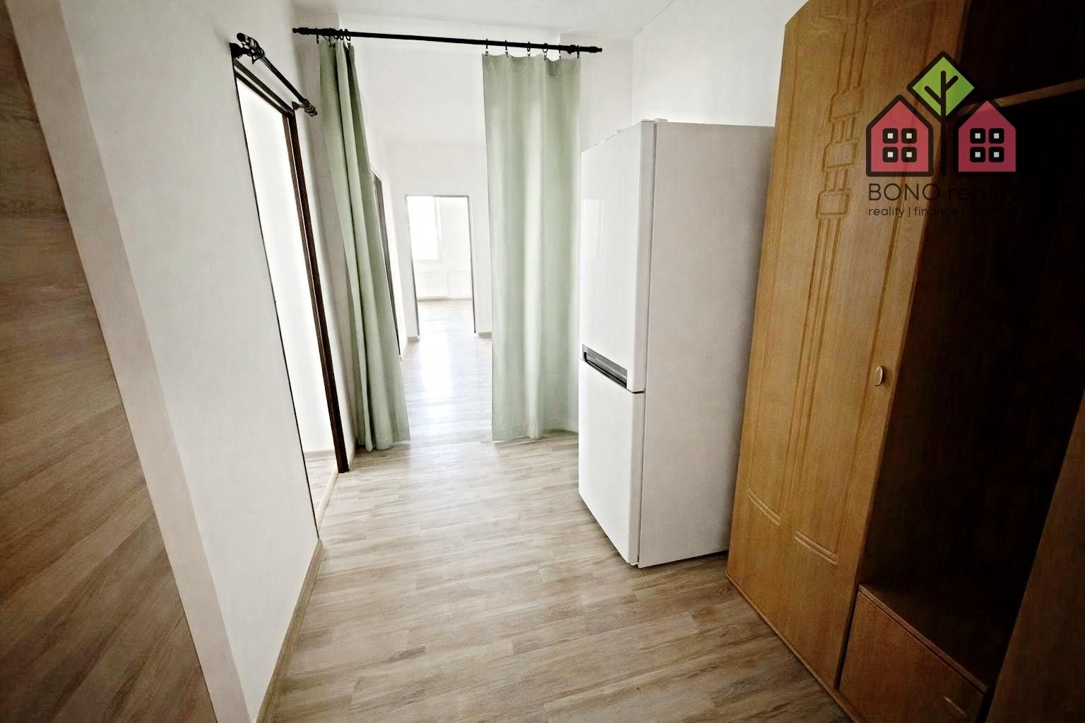 Pronájem bytu 3+1 75 m² - foto 12