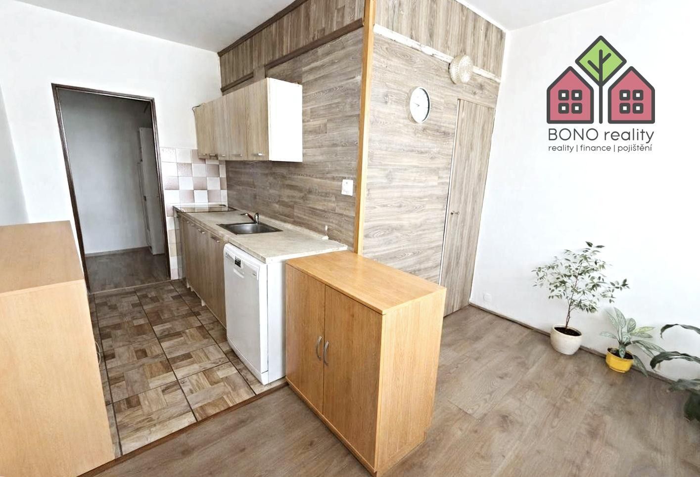 Pronájem bytu 3+1 75 m² - foto 13