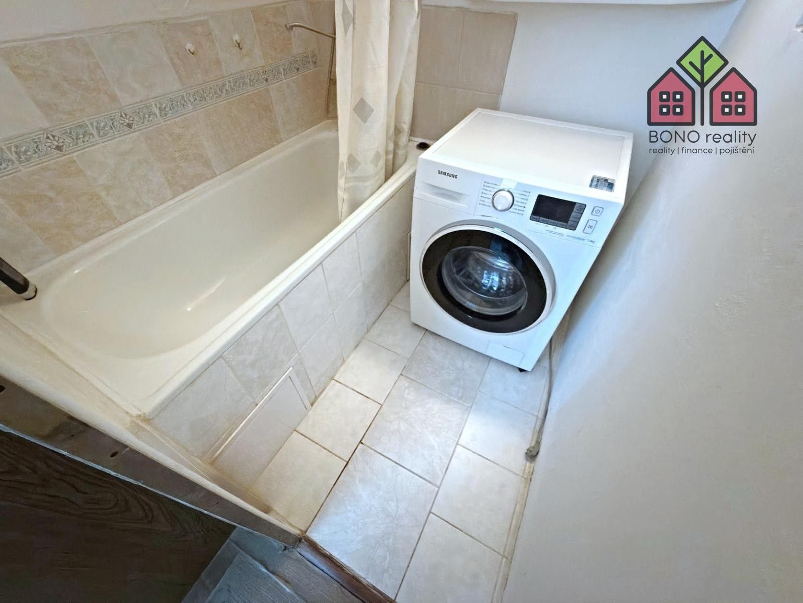 Pronájem bytu 3+1 75 m² - foto 28