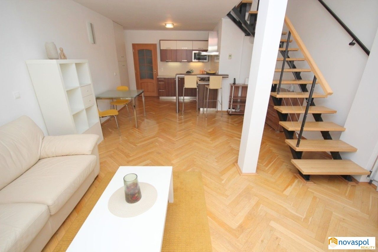 Pronájem bytu 2+kk 84 m² - foto 8