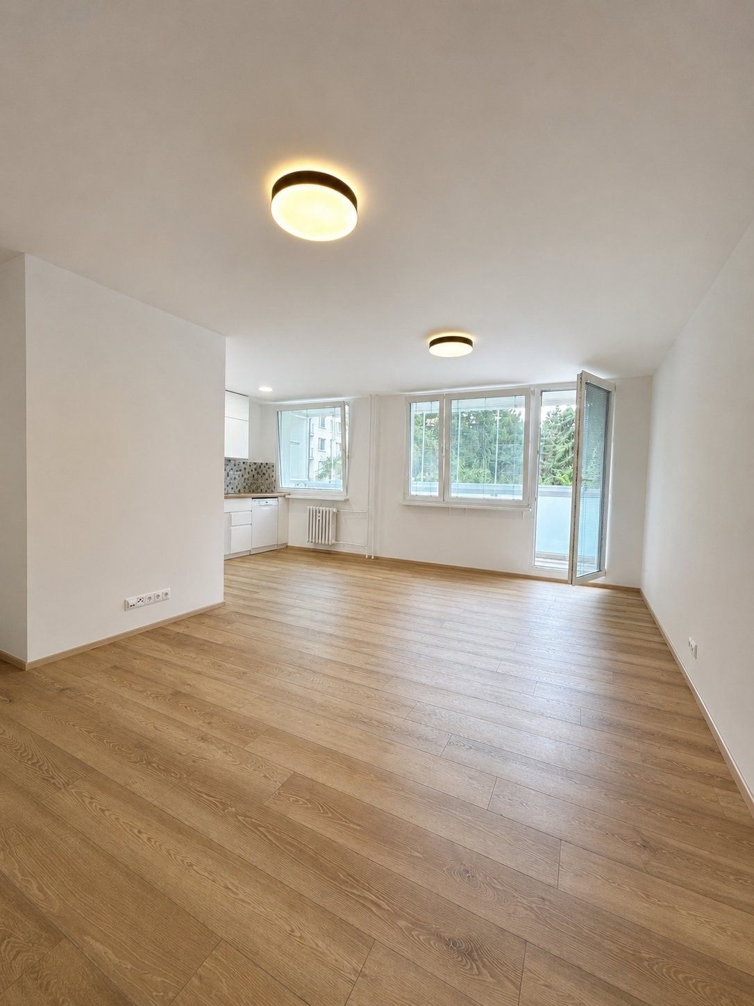 Pronájem bytu 3+kk 71 m² - foto 3