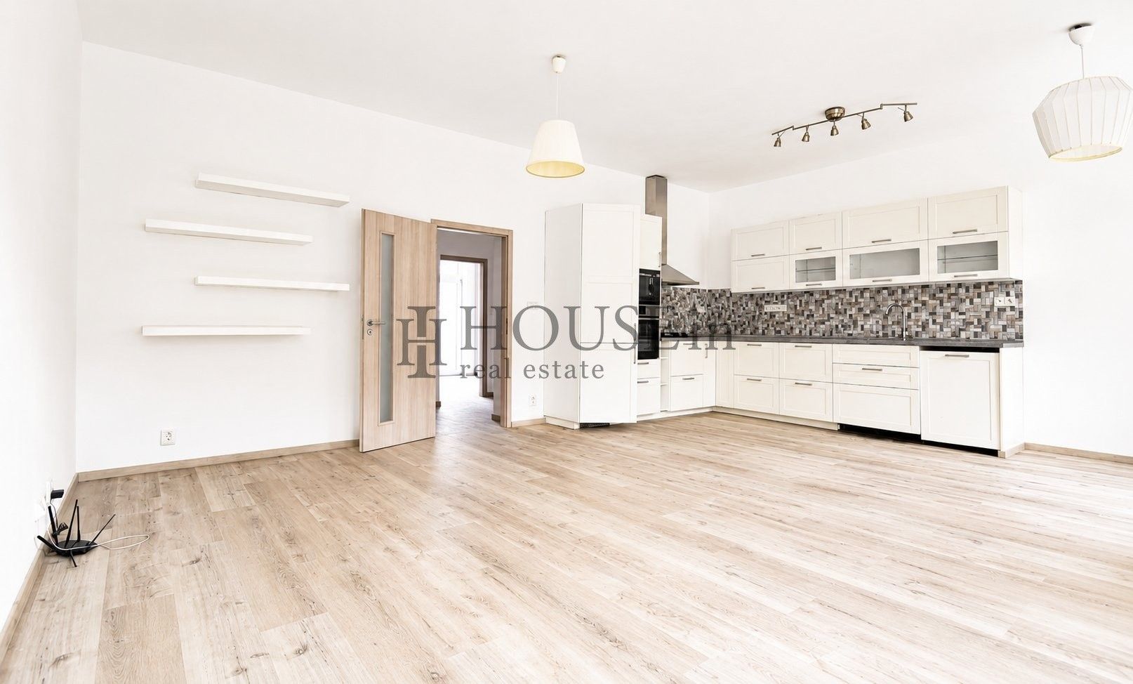 Pronájem bytu 2+kk 60 m² - foto 3