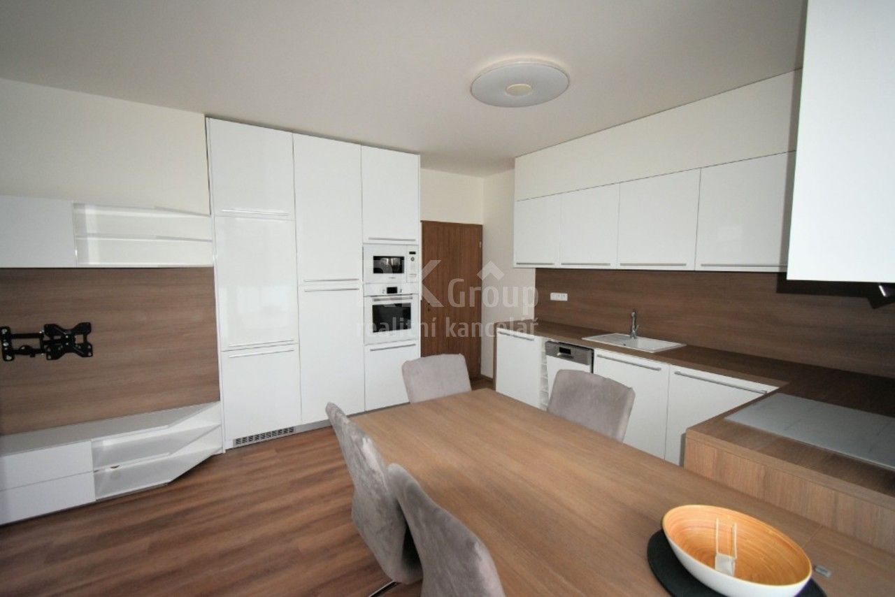 Prodej bytu 2+kk 65 m² - foto 4