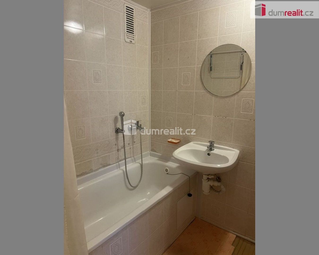 Pronájem bytu 3+kk 55 m² - foto 9