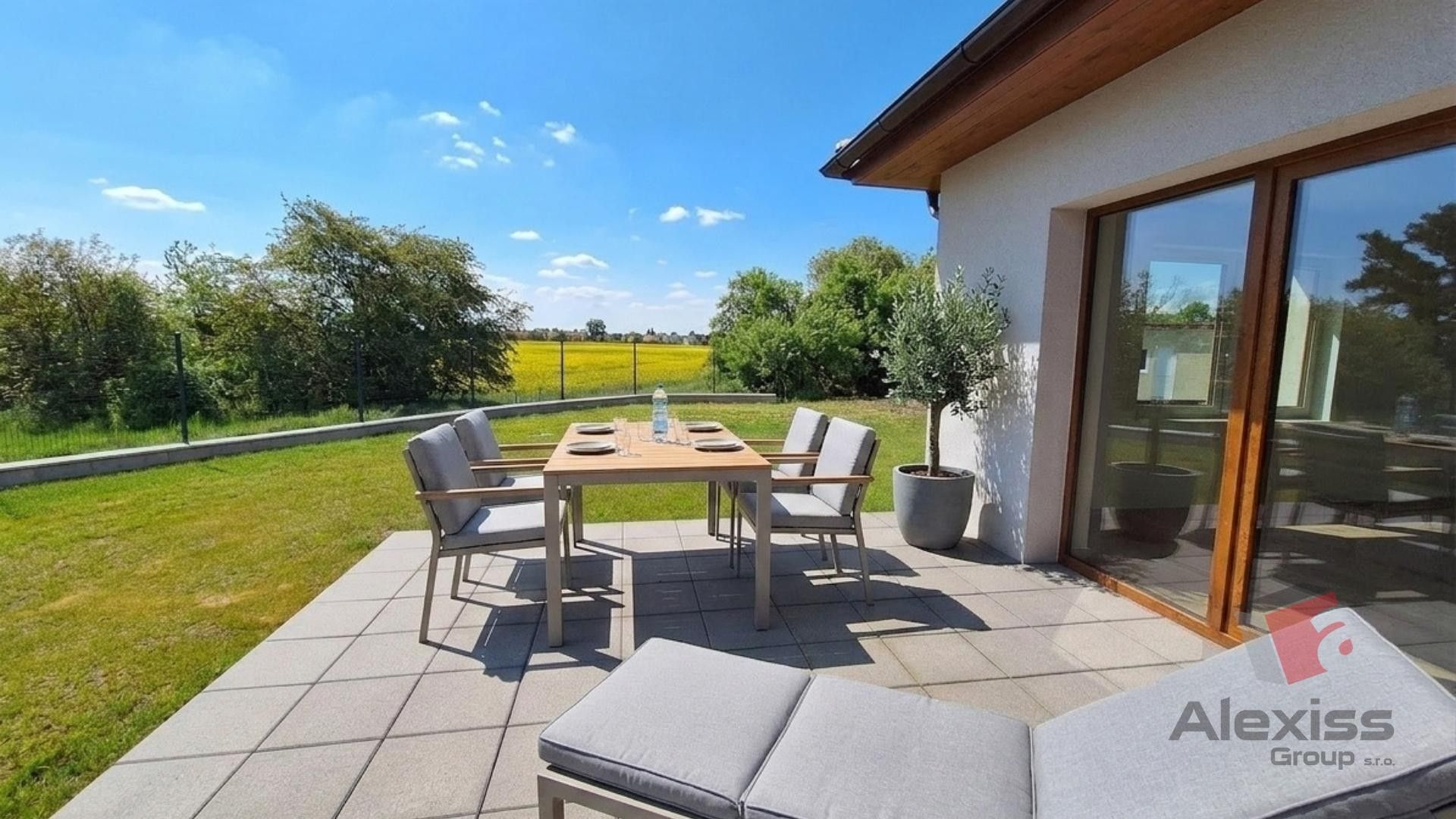 Pronájem domu 158 m² - foto 1