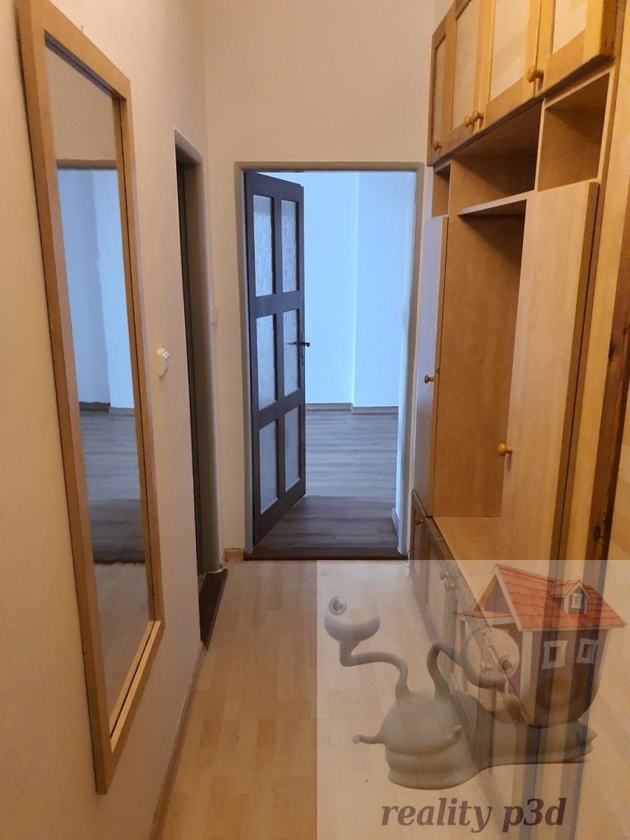 Pronájem bytu 3+1 69 m² - foto 2