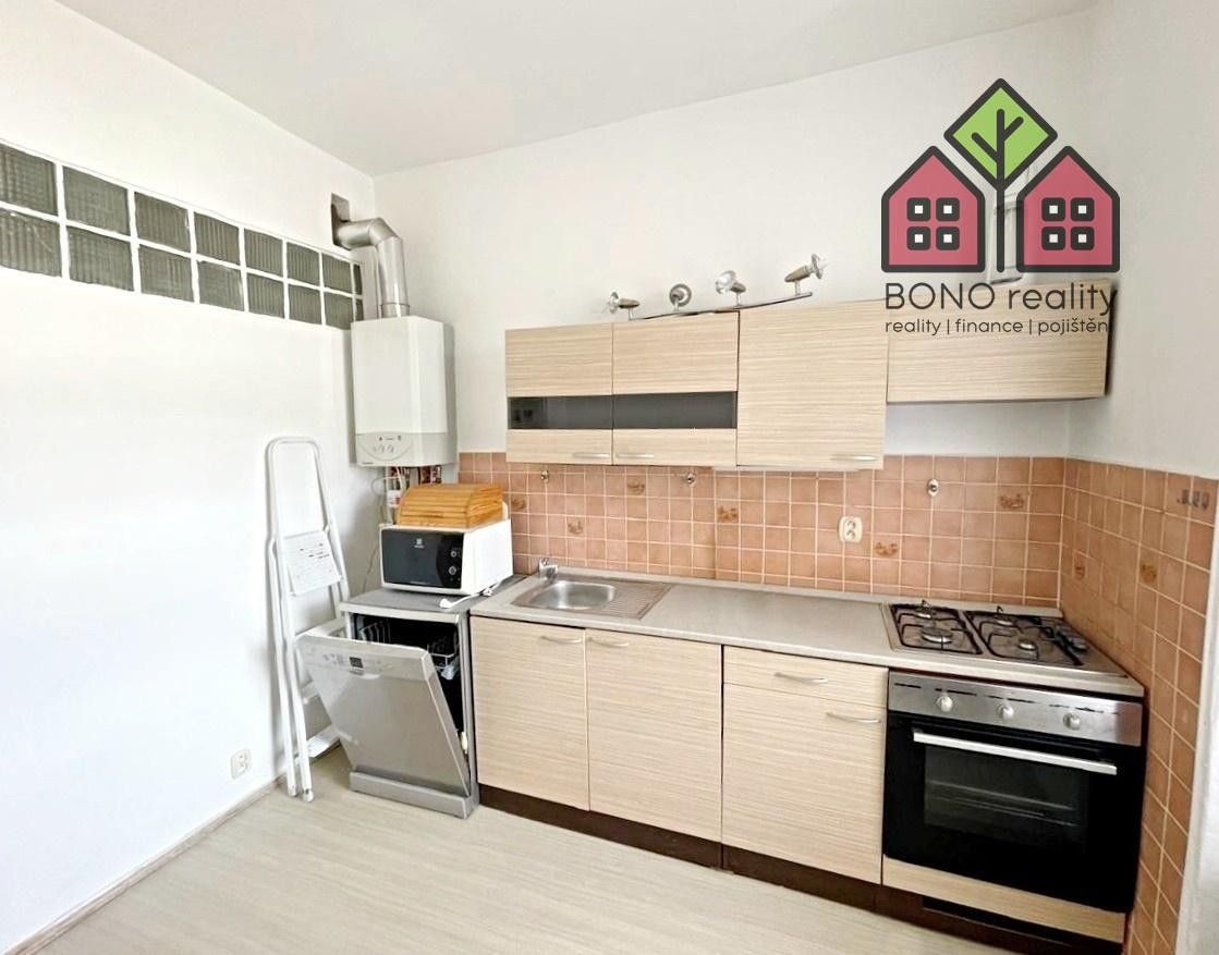Pronájem bytu 3+1 75 m² - foto 1