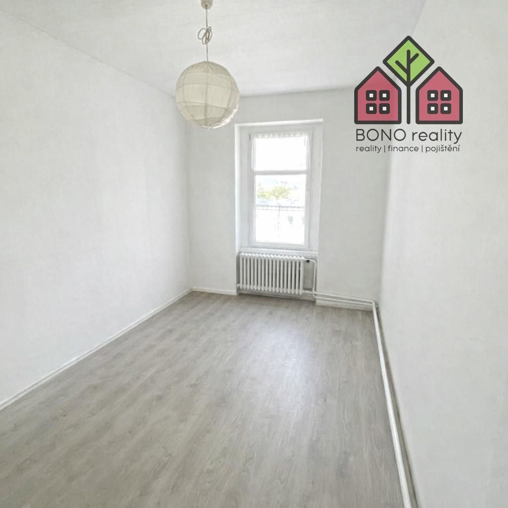 Pronájem bytu 3+1 75 m² - foto 12
