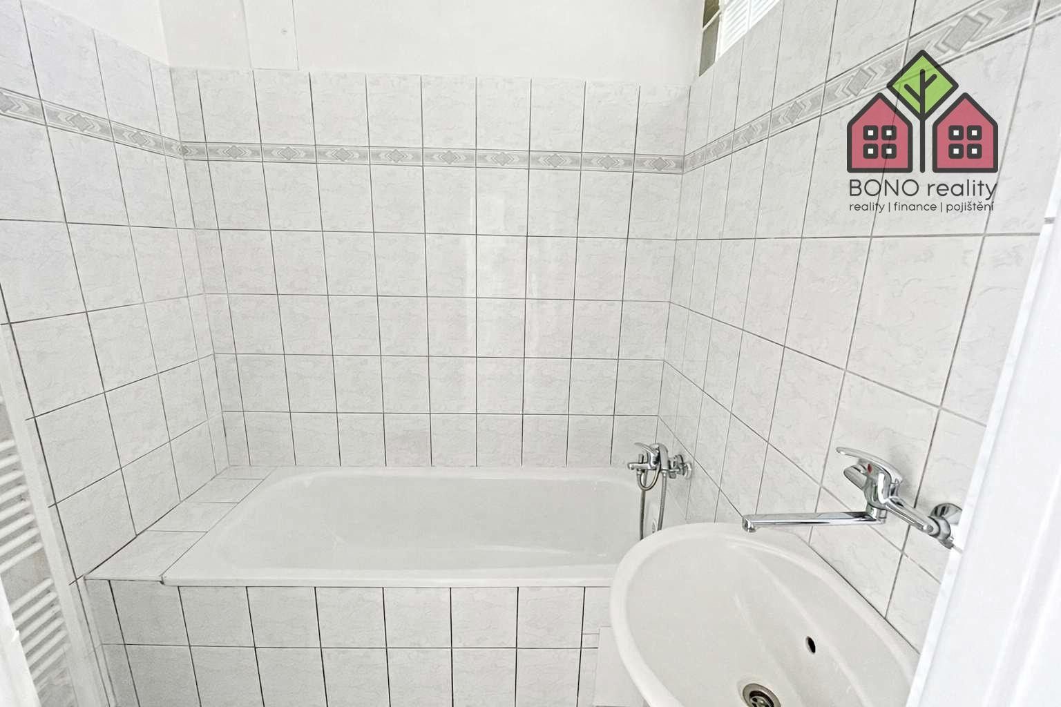 Pronájem bytu 3+1 75 m² - foto 14