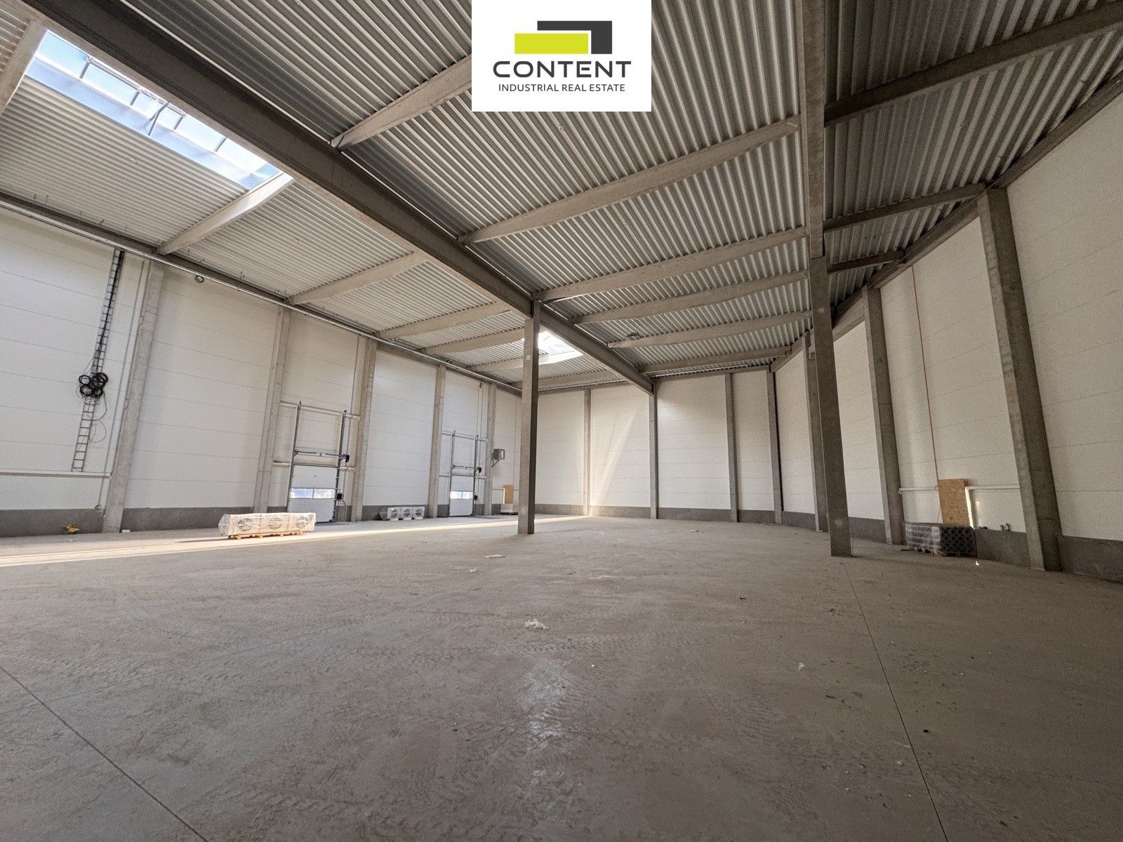 Pronájem komerčního prostoru 1194 m² - foto 1