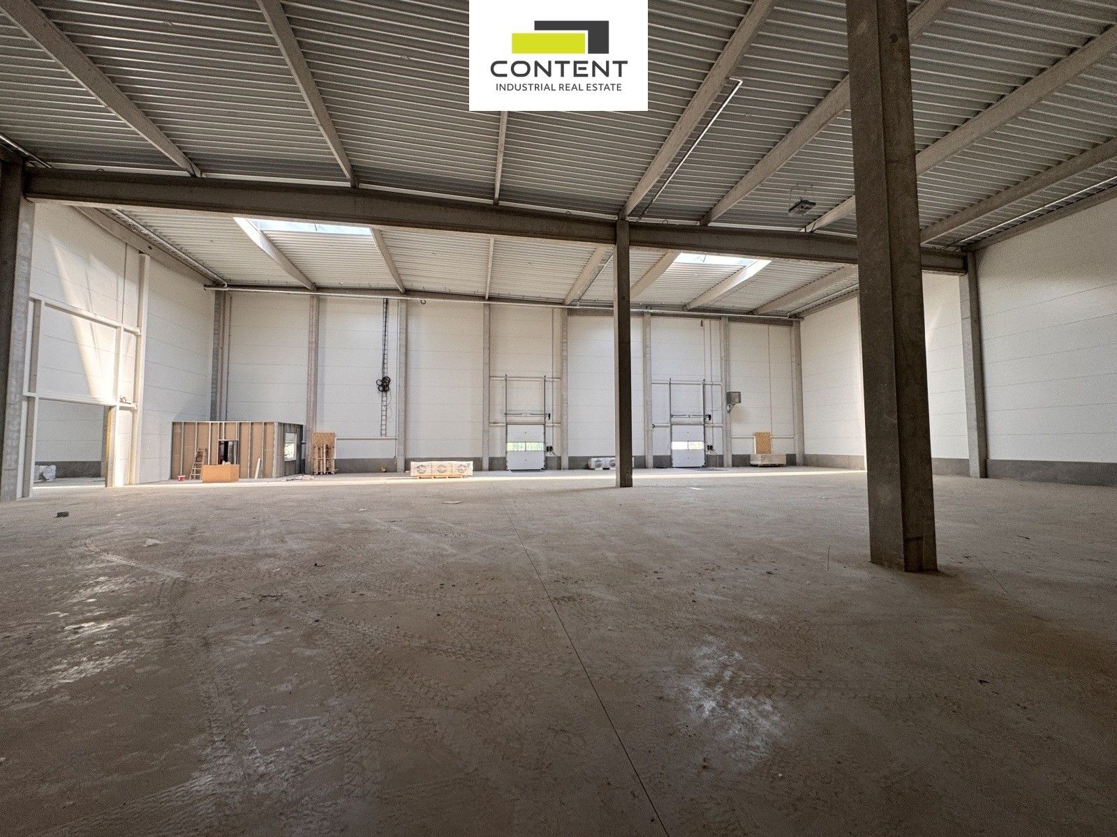 Pronájem komerčního prostoru 1194 m² - foto 11