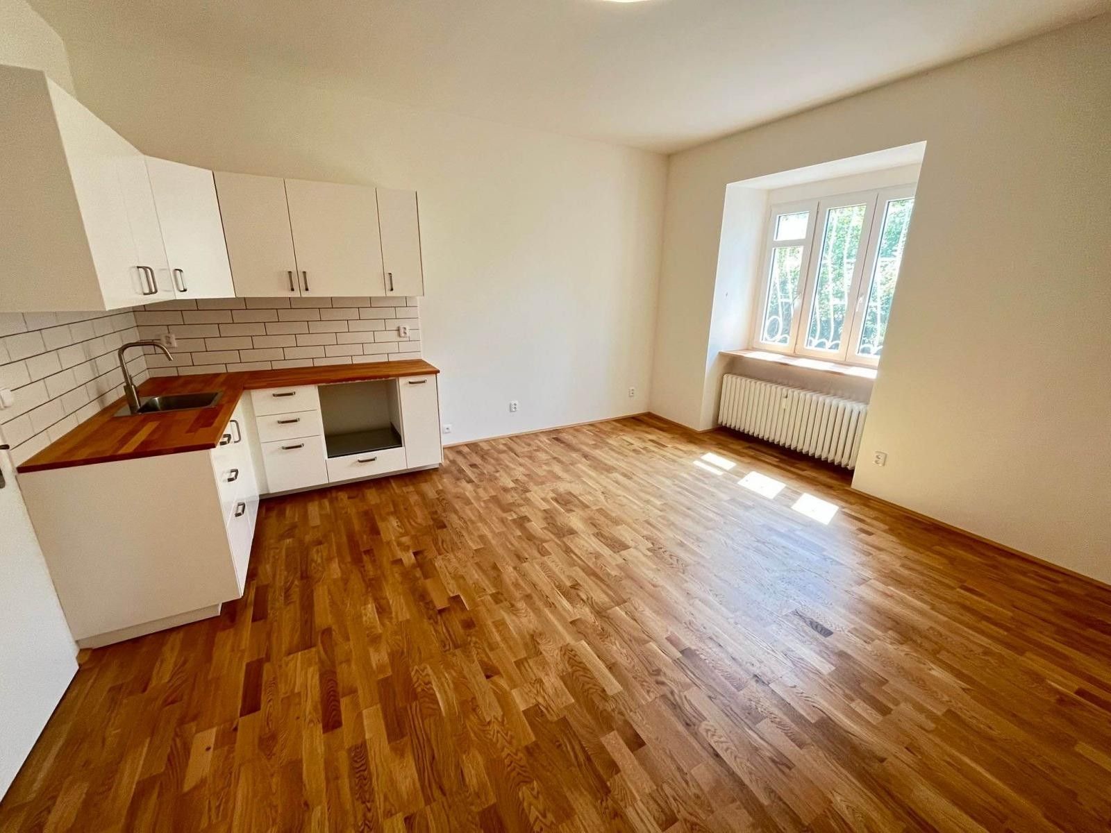 Prodej bytu 1+kk 30 m² - foto 1