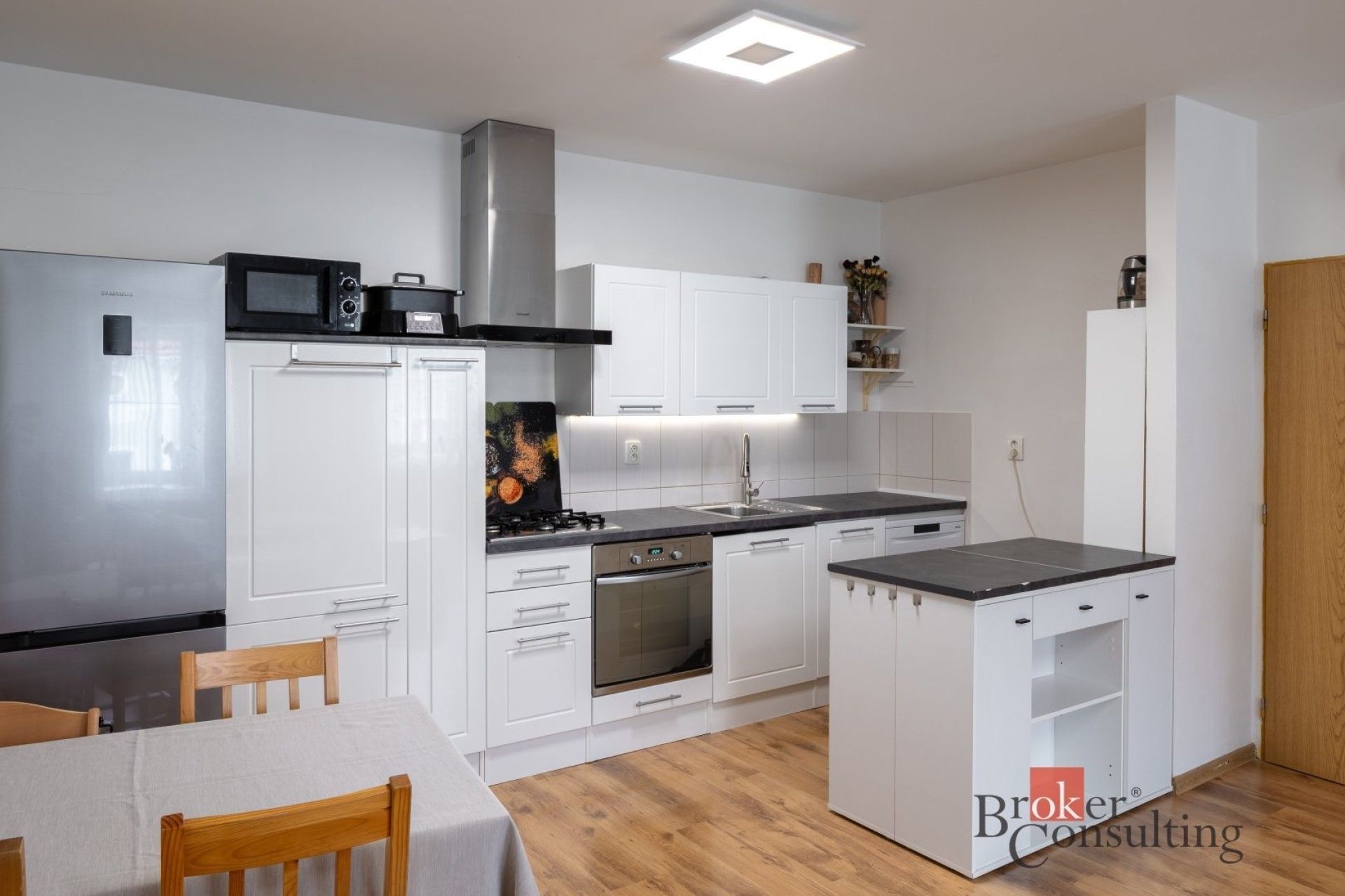 Pronájem bytu 2+kk 59 m² - foto 2