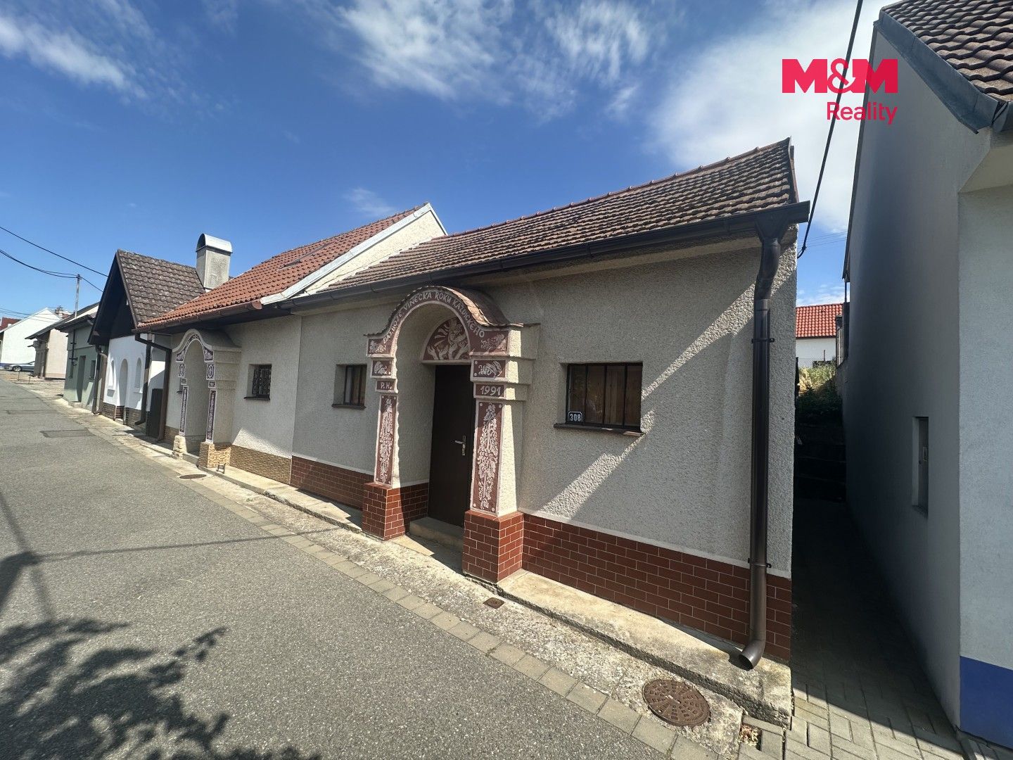 Prodej nemovitosti 141 m² - foto 2