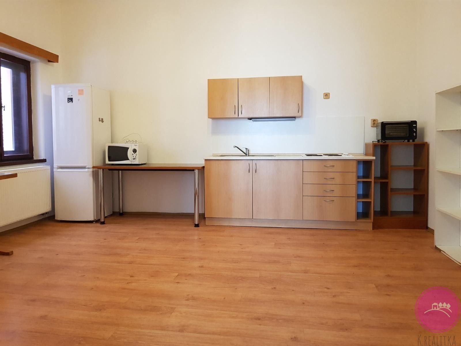 Pronájem bytu 2+1 100 m² - foto 10