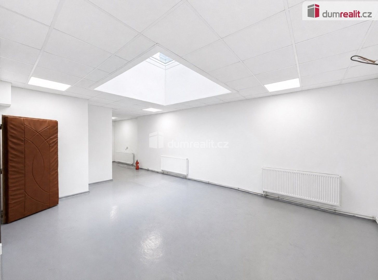 Pronájem komerčního prostoru 140 m² - foto 5