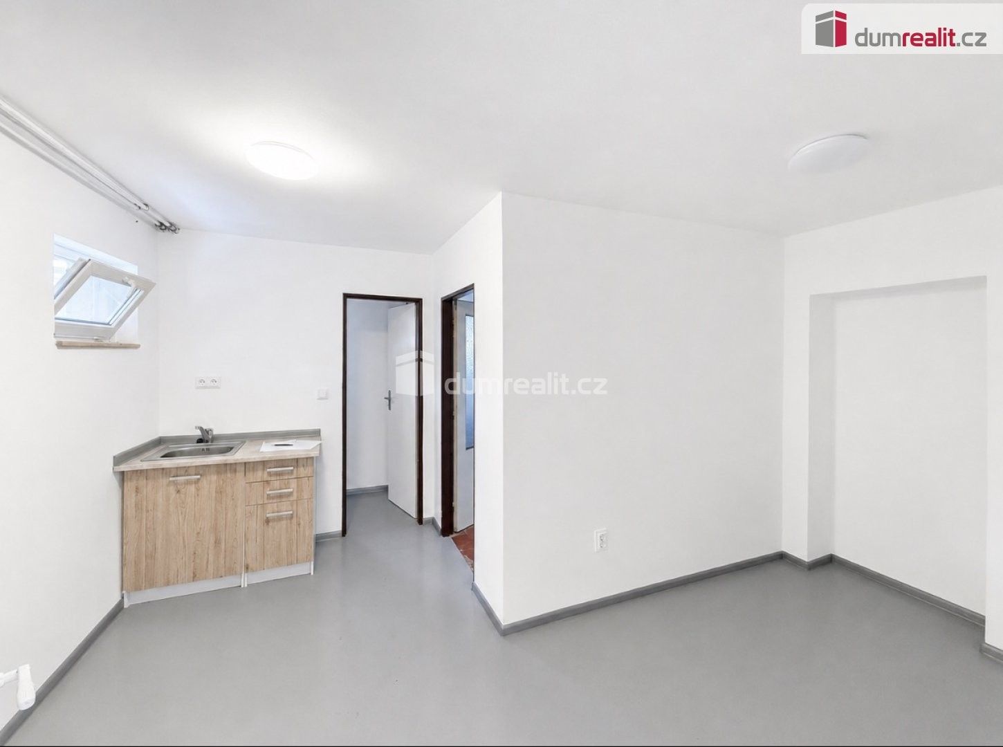 Pronájem komerčního prostoru 140 m² - foto 10